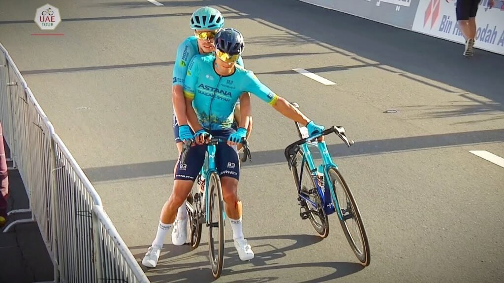 Two Riders Share a Bike to Finish Stage after Crash