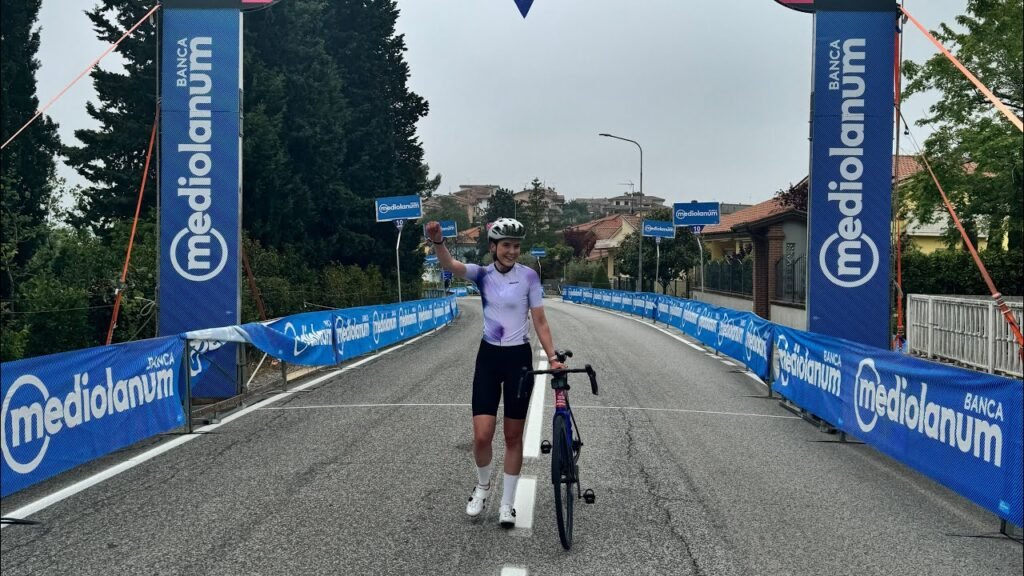 CYCLING ON STAGE 12 OF THE GIRO DAY 4