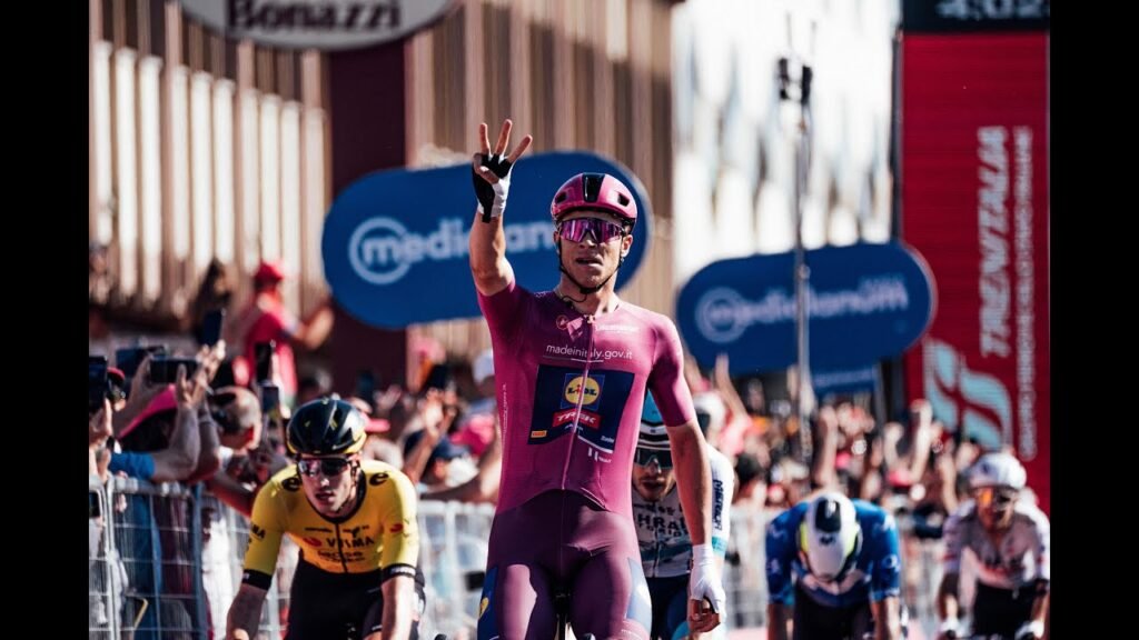 Jonathan Milan stage 13 Giro dItalia Trek Race
