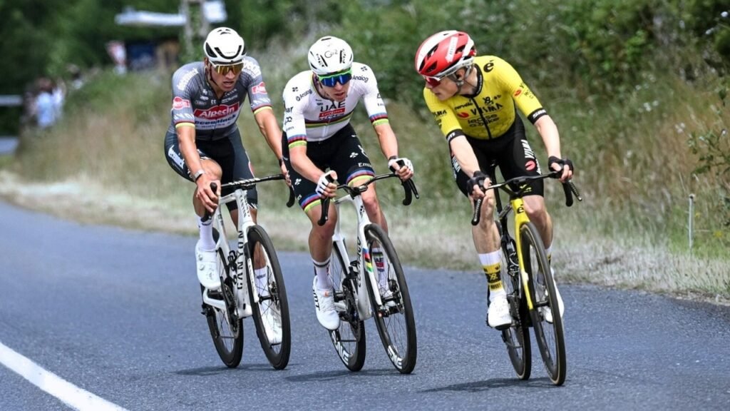 CYCLING ATTACKS Tadej Pogacar 2024 vs Mathieu van der