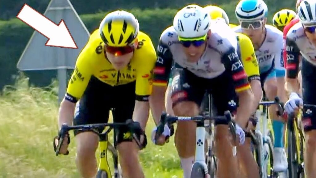 Visma and UAE BUMP SHOULDERS in Hectic Sprint Criterium