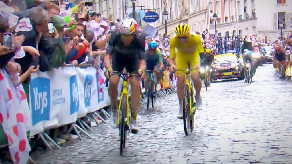 Wout van Aert NUKES Tadej Pogacar on Montmartre Tour