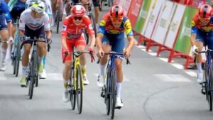 Vingegaard BATTLES Mads Pedersen in Uphill Sprint Vuelta a