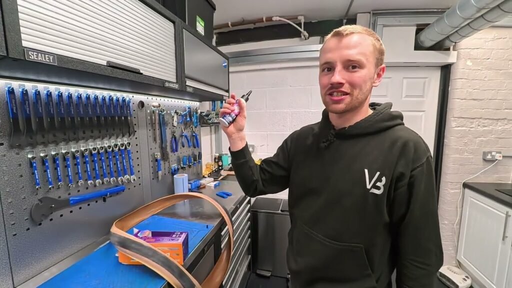 HOW TO SET UP TUBELESS TYRES BIKE MECHANIC LESSON