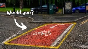 Why cyclists DO NOT use the cycle lanes