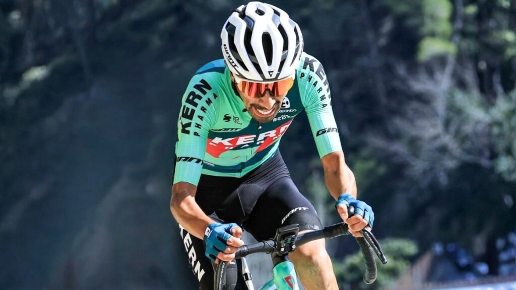 FULL GAS ON THE CLIMBS | Cycling Training Motivation 2026 1 FULL GAS ON THE CLIMBS Cycling Training Motivation 2026