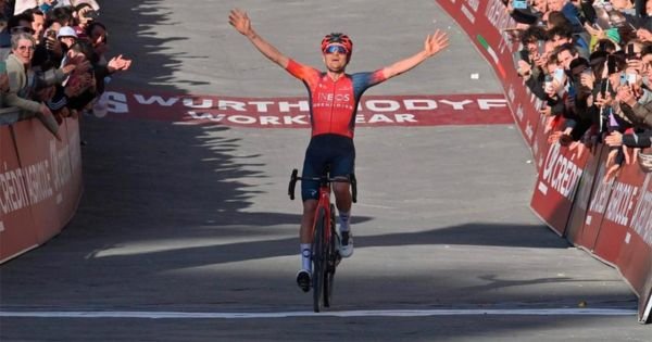 Tom Pidcock ganador de la Strade Bianche 2023 Ciclo News