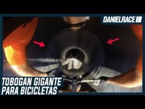 EN BICI POR UN TOBOGAN GIGANTE EN UNA CARRERA