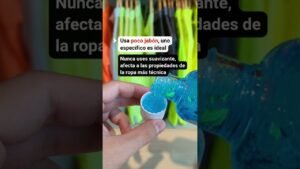 Tips para lavar la ropa de ciclismo sin que pierda