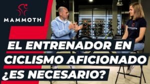 Que aporta un entrenador a los ciclistas aficionados y cuando