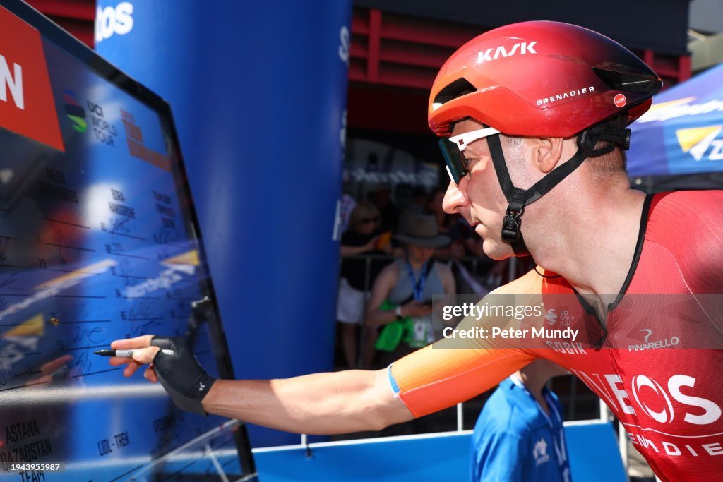 1740070705 Estaba a punto de retirarse pero Viviani hallo equipo