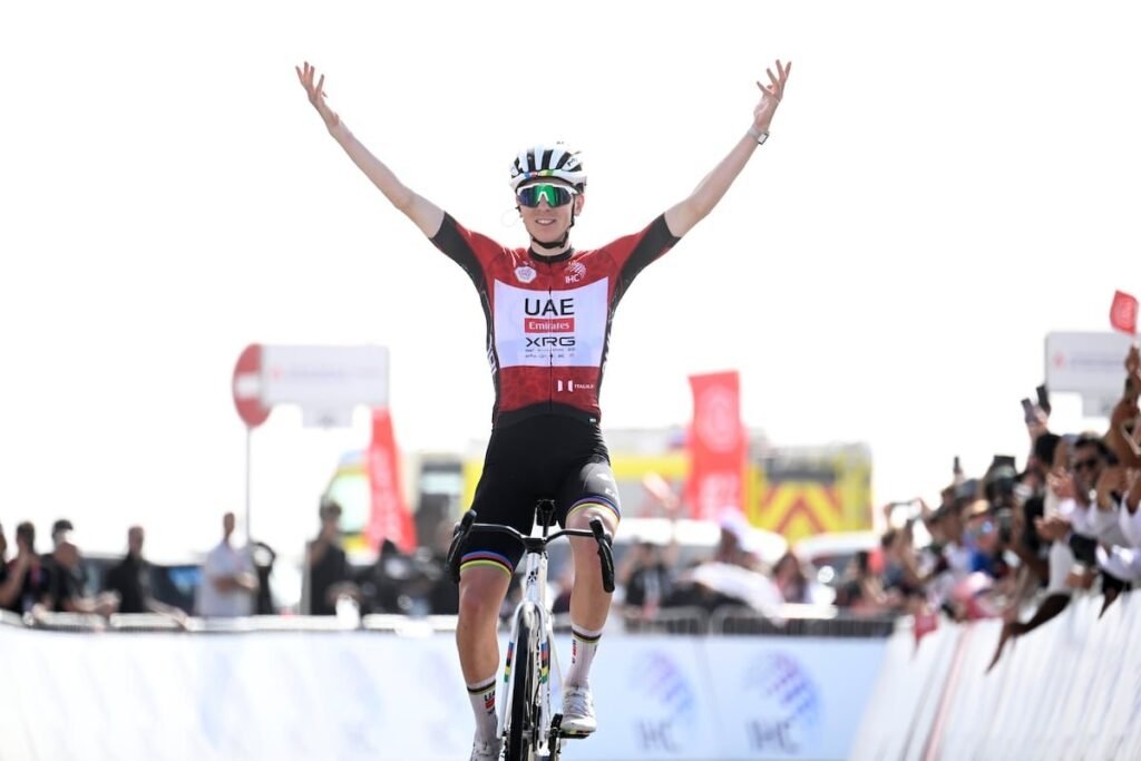 Entrenamiento en carrera: Pogacar subió todo el puerto en solitario 3 1740319152 Entrenamiento en carrera Pogacar subio todo el puerto en solitario