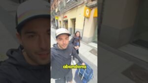 Hoy la senora se va a trabajar