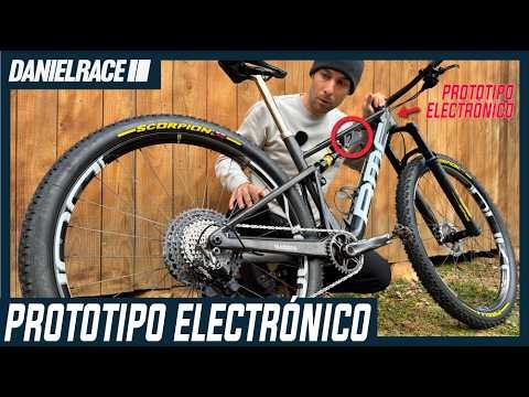 NUEVA BMC FOURSTROKE 2025 DE LOANA LECOMTE EQUIPO BMC